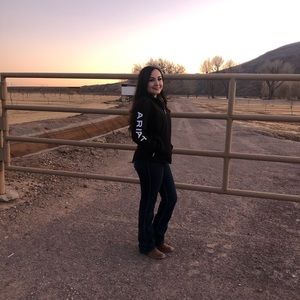 Meet your Posher, Daniela